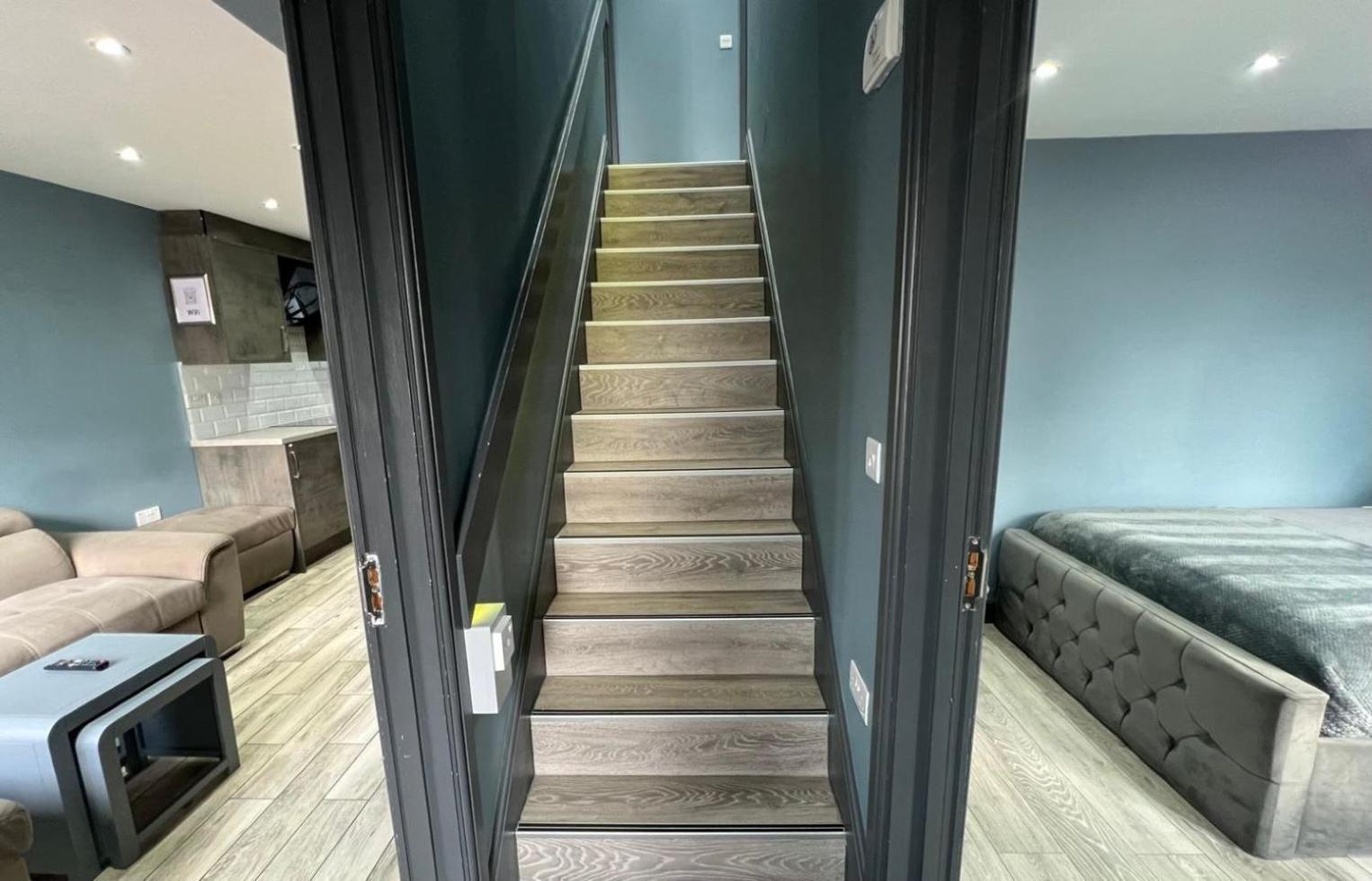 Modern Suites -5 Bedroom House- With Free Parking Birmingham City Exterior foto