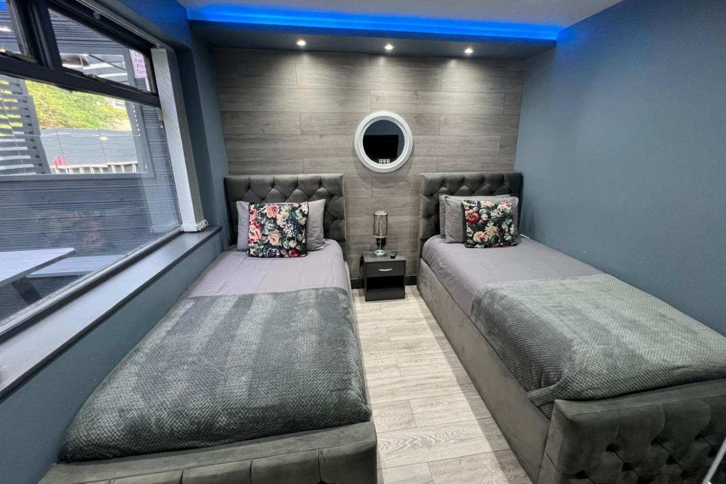 Modern Suites -5 Bedroom House- With Free Parking Birmingham City Exterior foto