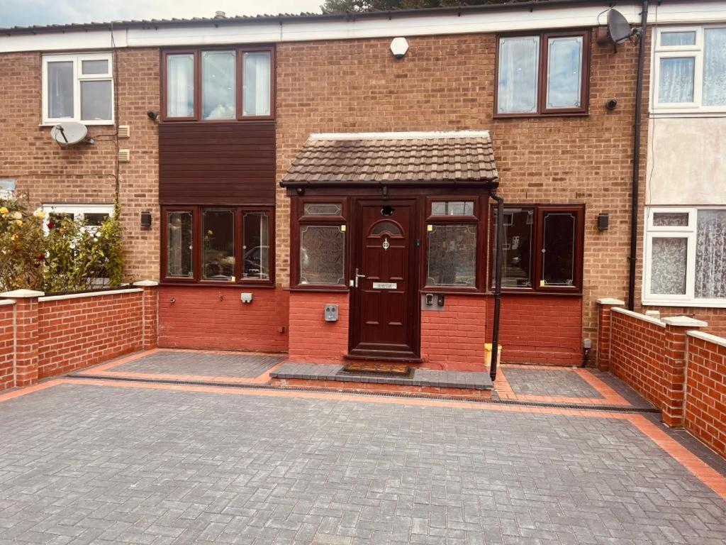 Modern Suites -5 Bedroom House- With Free Parking Birmingham City Exterior foto